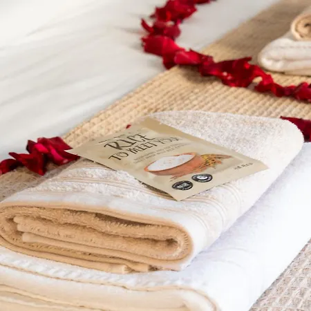 L Adresse Secrete Escapade Romantique Avec Jacuzzi Et Piece Secrete